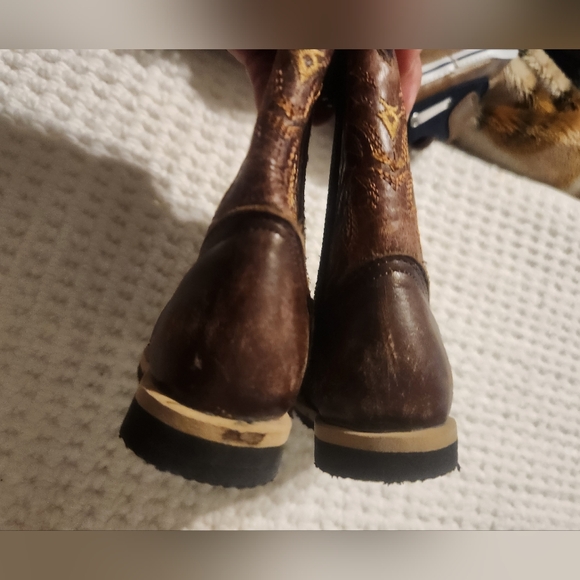 Western boots - Picture 5 of 8